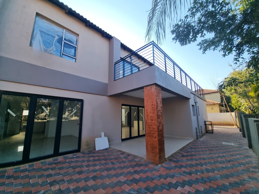 5 Bedroom Property for Sale in Melodie North West